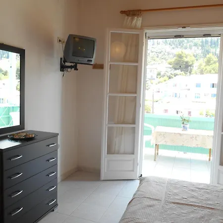Milos Apartment Agios Nikitas