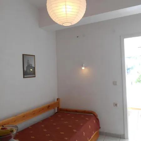 Milos Áyios Nikítas