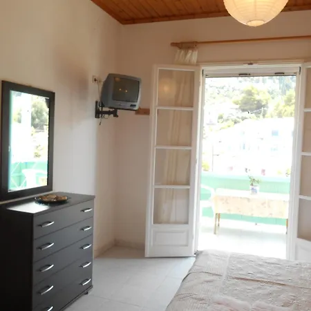 Milos * Áyios Nikítas